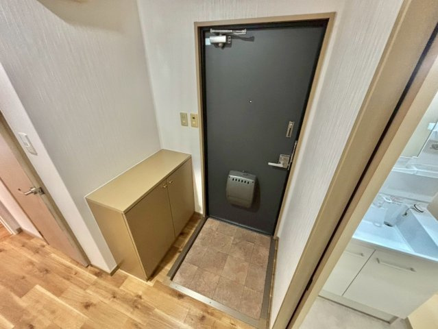 クレール糸井の玄関