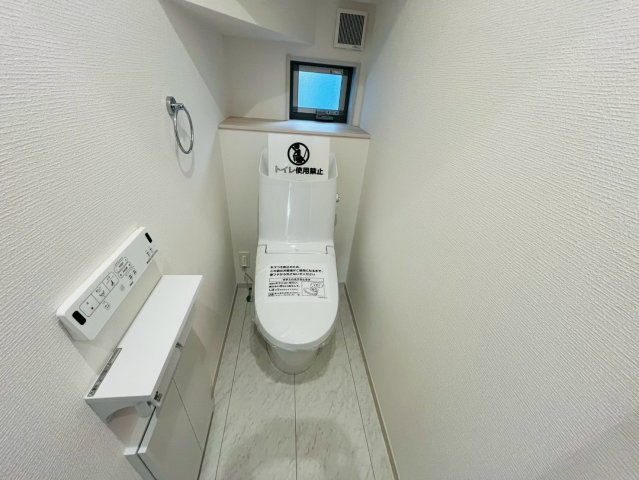 【いろどりアイタウン】　栃木市大宮町　22-P2　全3邸のトイレ|〇２号棟　トイレ〇
デットスペースをうまく活用した1階トイレ。ウォシュレット付きです♪
2026年3月撮影