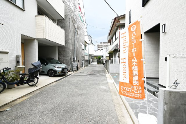 シャルムコート・ジョン上田中町｜3LDK＋駐車1台可の前面道路含む現地写真|西側前面道路、幅員約4.2ｍ