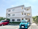 プリネールの駐車場
