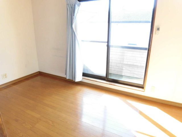 ハイツグレイスF棟の居間・リビング