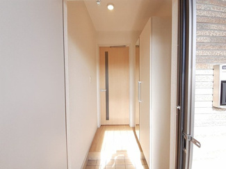 【玄関】 | メゾン　アルモニー | 収納もある玄関です