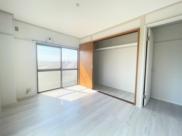 ロイヤルコーポ高野台の洋室