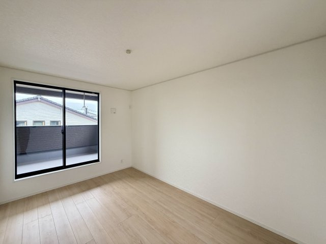【洋室】 | 加須市北下新井　CRADLE GARDEN　新築戸建　全4棟　2号棟