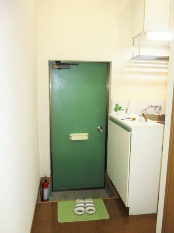 森下ビルの玄関