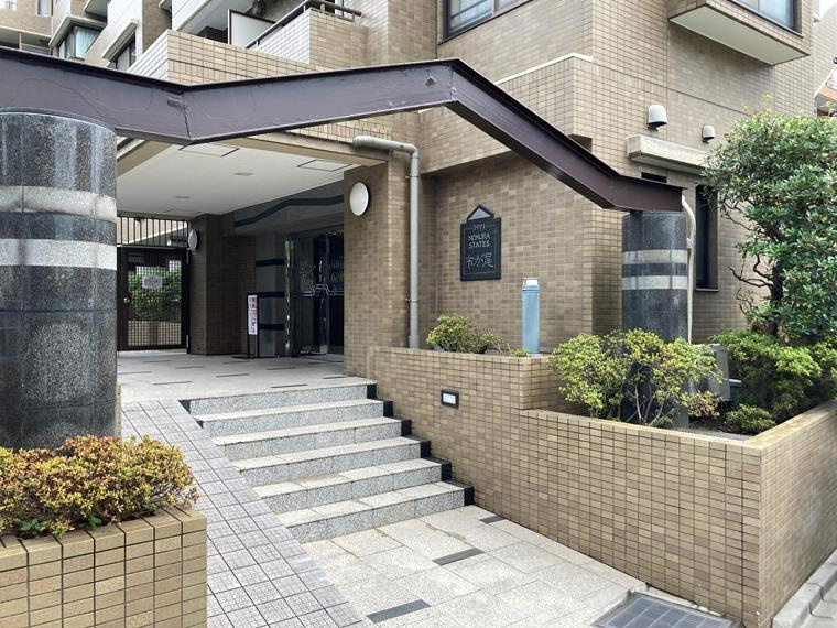 野村ステイツ市が尾のエントランス