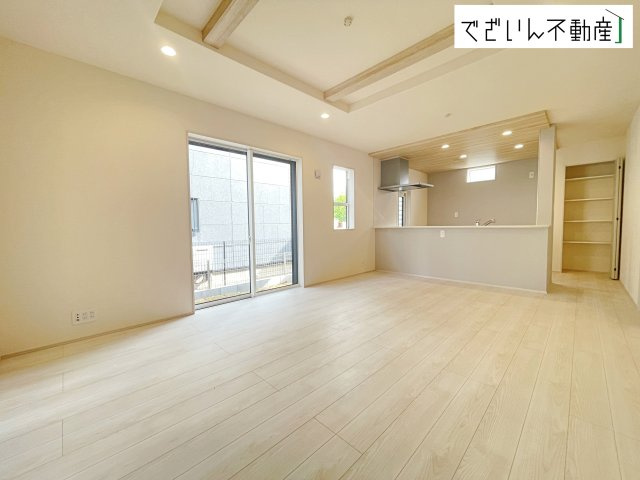 【居間・リビング】 | blooming garden久喜市青毛3丁目　新築住宅 | ≪3号棟≫
現地(2026年4月撮影)