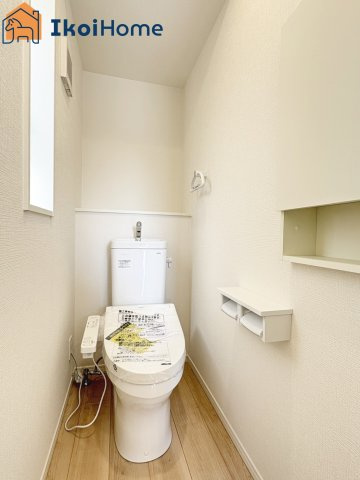 小野市神明町　第10　全3棟2号棟　新築戸建のトイレ|【ホームページに現地動画掲載中】●年中無休：当日予約可●ウォシュレット・暖房便座脱臭機能付きトイレ