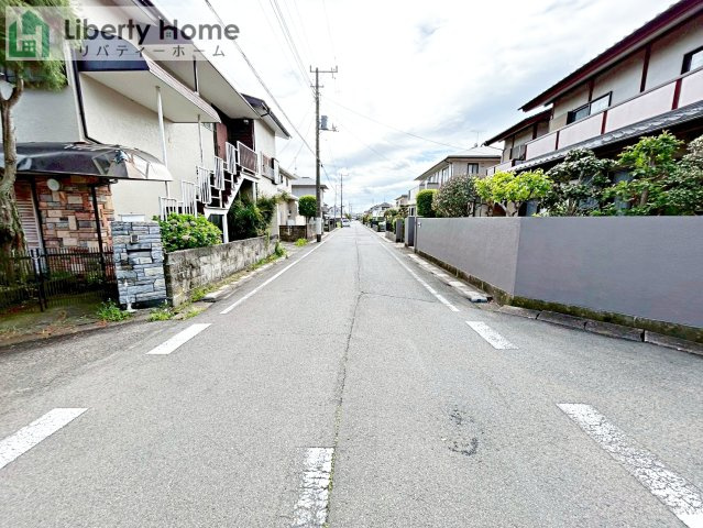水戸市住吉町5期　新築戸建の前面道路含む現地写真