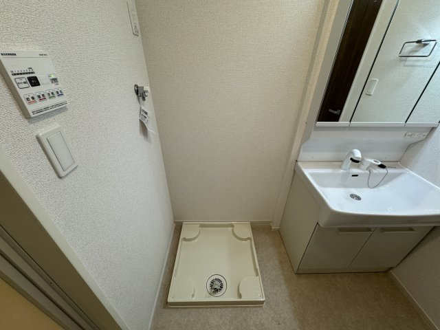 クレールＣの内装|室内洗濯機置