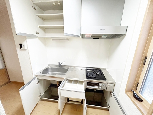 リバレイン浮間　Ⅰのキッチン|キッチン収納です☆