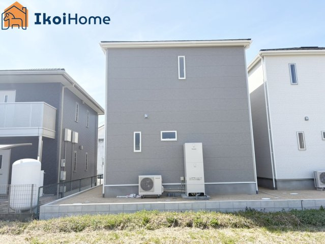 小野市神明町　第10　全3棟3号棟　新築戸建の前面道路含む現地写真|【ホームページに現地動画掲載中】●年中無休：当日予約可●前面道路は幅員約6ｍ、交通量少なめで安心！