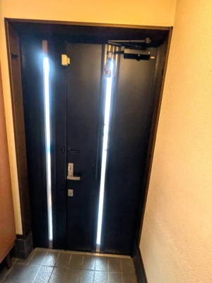 【玄関】 | ■茨木市西田中町■400万円値下げしました！■駅徒歩圏と陽当たりの良いロケーション | ■空家のため気兼ねなくご内覧して頂けますよ♪