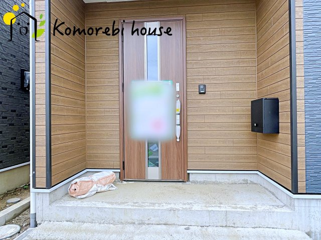 鴻巣市筑波　第5　Ⅱ期　新築一戸建て　グレイドルガーデン　01の玄関|落ち着いた玄関です
