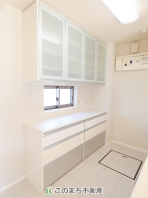 【設備】 | 小山市大字粟宮中古住宅 | 食器や調理用具の収納に◎備付カップボード♪