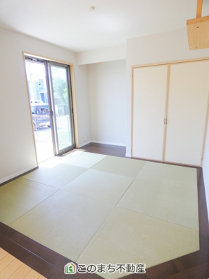 【その他】 | 小山市大字粟宮中古住宅 | お昼寝に最適♪日当たり◎な畳コーナー♪
