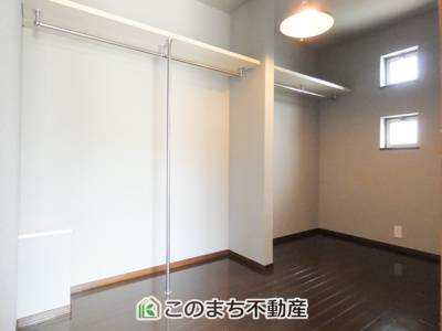 【収納】 | 小山市大字粟宮中古住宅 | 大容量ウォークインクローゼット付きでお荷物の収納に困りません