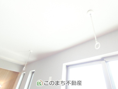 【設備】 | 小山市大字粟宮中古住宅 | 花粉期や梅雨時期に重宝する室内物干しハンガー♪