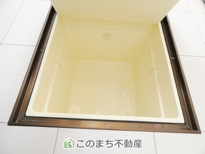 【収納】 | 小山市大字粟宮中古住宅 | お米屋や調味料の収納に◎あると便利な床下収納庫♪