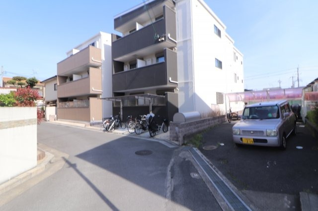 セレニティ東正雀のエントランス