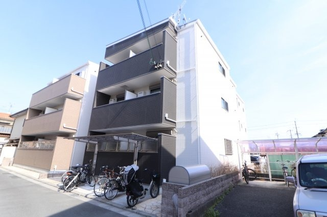 セレニティ東正雀の外観