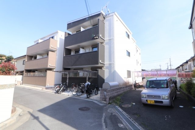 セレニティ東正雀の外観
