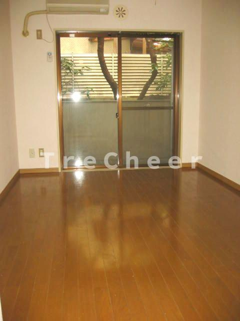 ハイム長島の居間・リビング