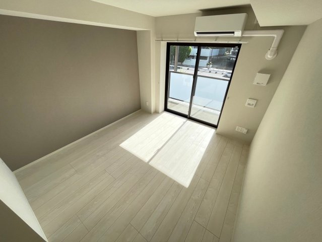 【寝室】