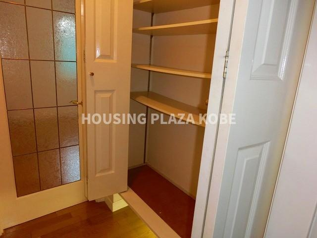 ワコーレヴィータ須磨浦通の収納