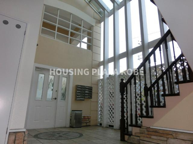 ワコーレヴィータ須磨浦通のエントランス