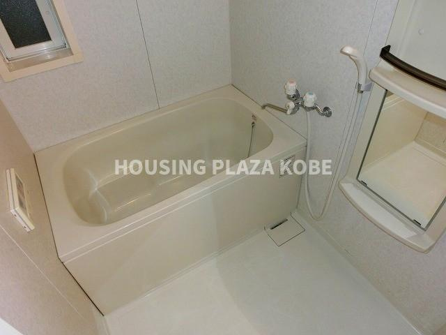 ワコーレヴィータ須磨浦通の浴室