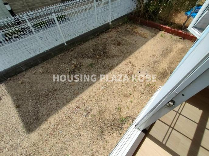 クイーンズコート東落合Ｃ棟の庭