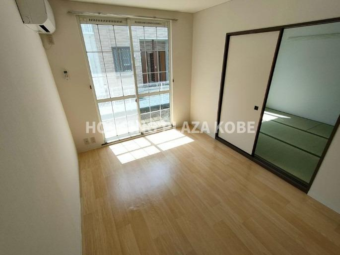 クイーンズコート東落合Ｃ棟の居間・リビング