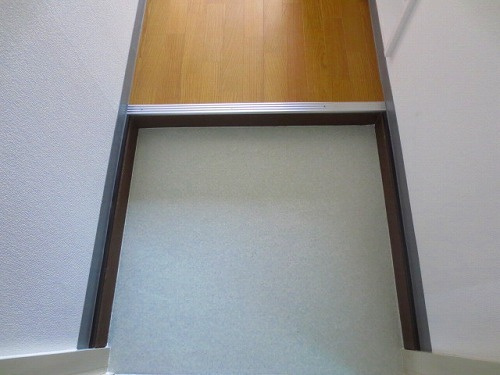 ニューヴィラ舞子の玄関