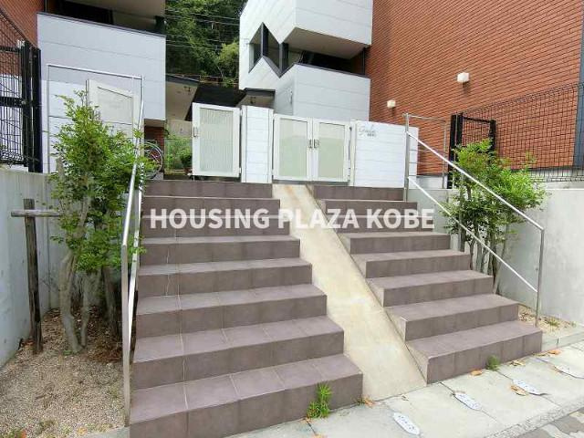 Giulia須磨浦Ⅲ（ジュリア須磨浦３）のエントランス