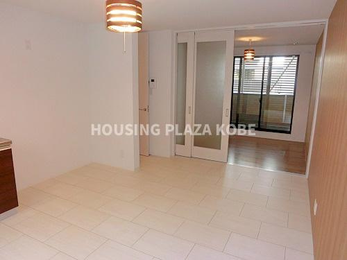 パロス須磨浦通の居間・リビング