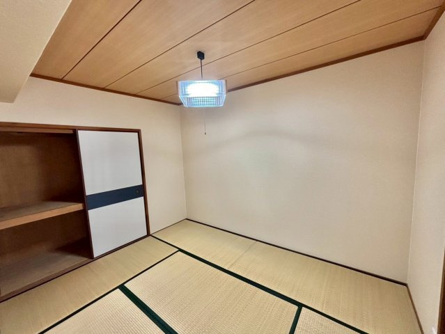 メゾン今在家の和室
