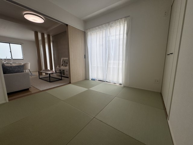 読谷村高志保（全2棟）2号棟の玄関|※同仕様写真です