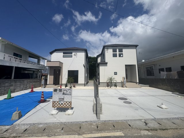 読谷村高志保（全2棟）2号棟の駐車場|※同仕様写真です