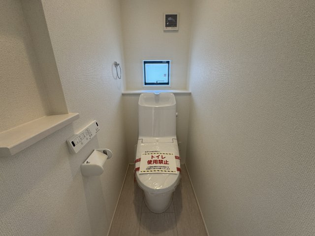読谷村高志保（全2棟）2号棟のトイレ|※同仕様写真です