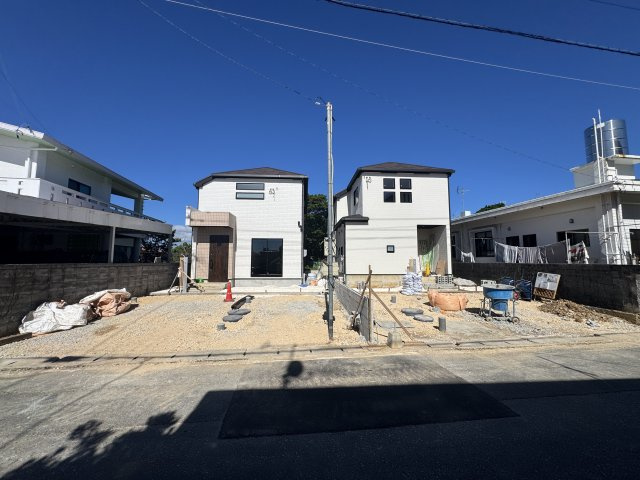 読谷村高志保（全2棟）2号棟の前面道路含む現地写真|※西側公道5.9m♪