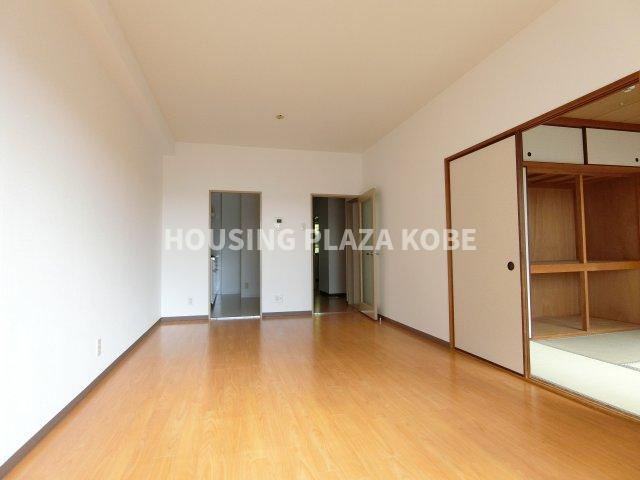 高倉山ハイツの居間・リビング