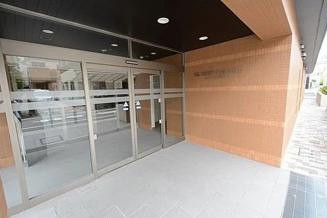 セイル西宮北口のエントランス