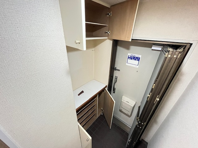 ライオンズマンション千代田弐番館の玄関