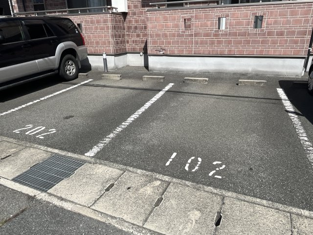 クレアー　A棟の駐車場
