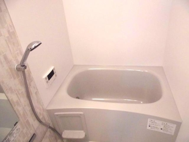 アナシエ南篠崎町Ⅰの浴室|追い炊き機能付きです。