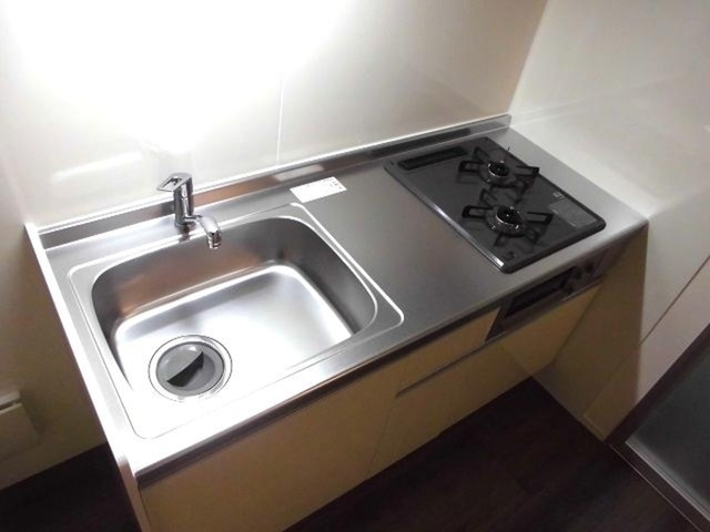 アナシエ南篠崎町Ⅰのキッチン|システムキッチンになります。