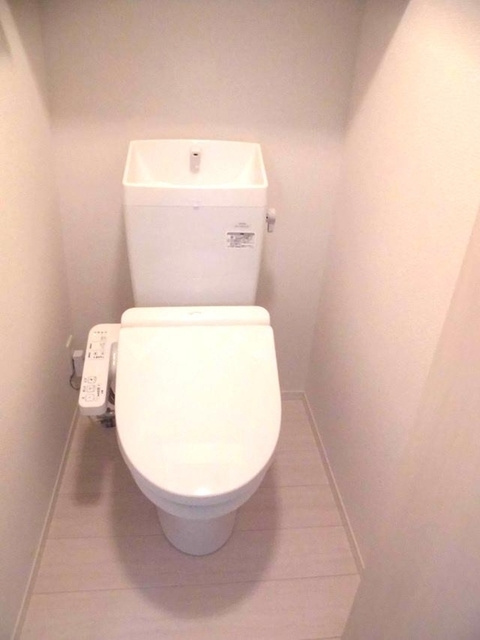 アナシエ南篠崎町Ⅰのトイレ|ウォシュレット付きです。