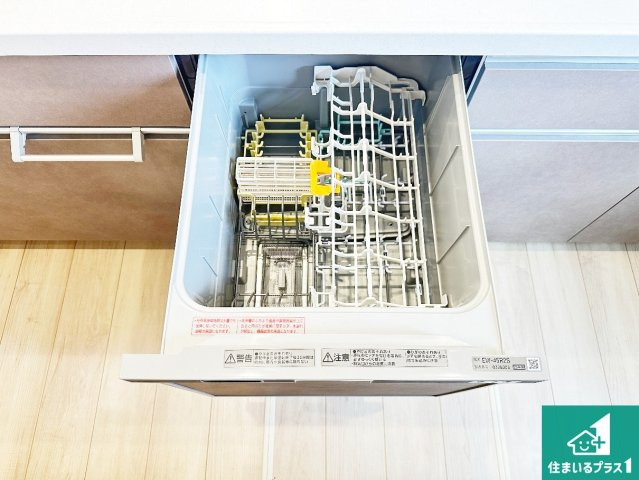 桜井市西之宮　新築一戸建ての設備|食事後の一仕事、食器洗いをボタン一つでお任せできちゃいます！場所を取らないビルトイン式なので、お料理スペースもしっかり確保！