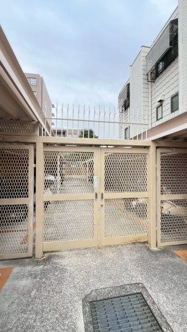 ベルヴェデールイトーピア武庫川の駐車場|バイク置場
